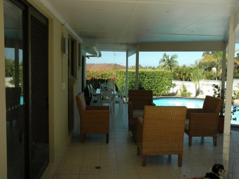 6 Crinum Crescent, Southport QLD 4215