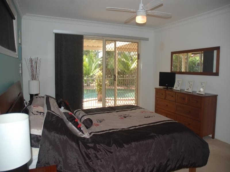 21 Lakeridge Drive, Varsity Lakes QLD 4227