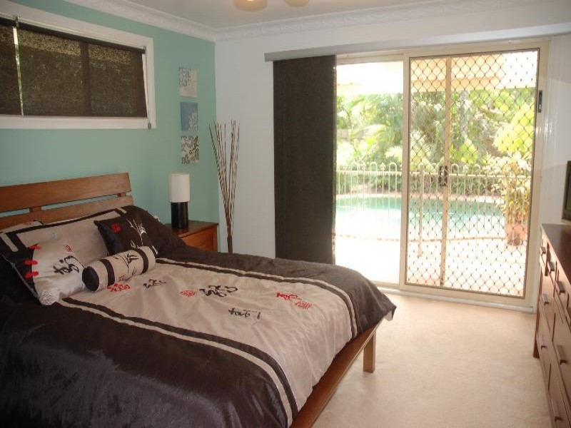 21 Lakeridge Drive, Varsity Lakes QLD 4227