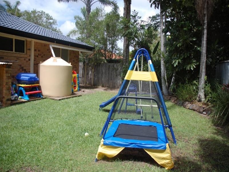 21 Lakeridge Drive, Varsity Lakes QLD 4227