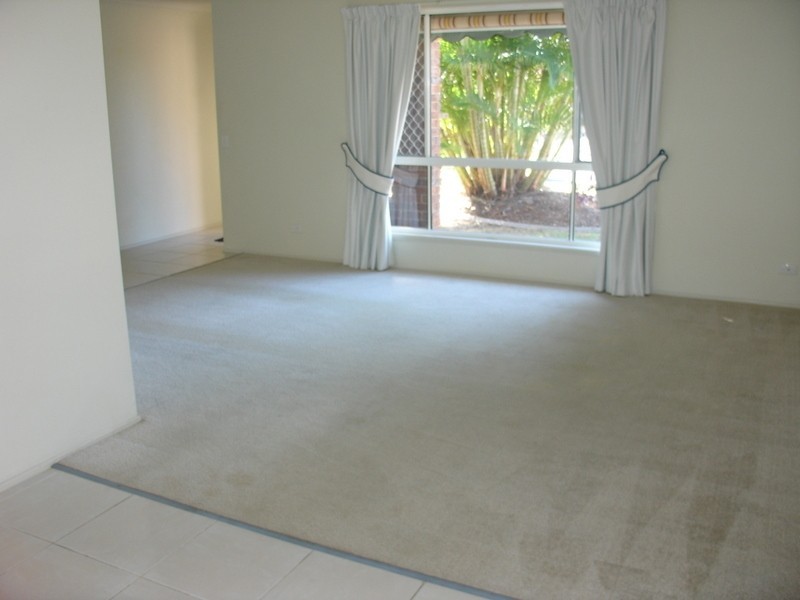 22 Southlake Dr, Varsity Lakes QLD 4227