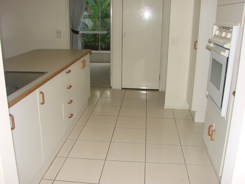 22 Southlake Dr, Varsity Lakes QLD 4227