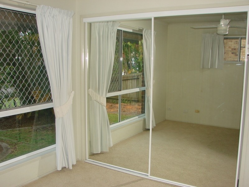 22 Southlake Dr, Varsity Lakes QLD 4227