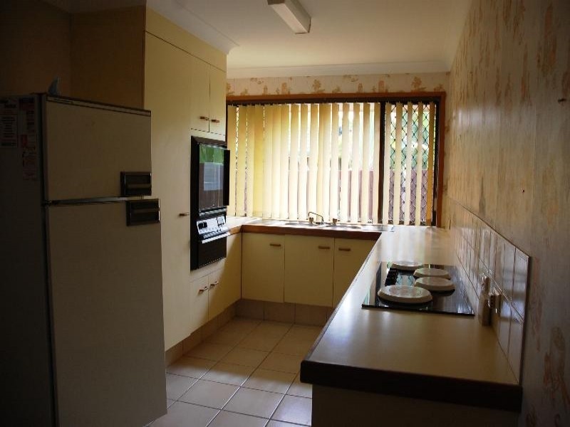 2/79 Mattocks Road, Burleigh Waters QLD 4220