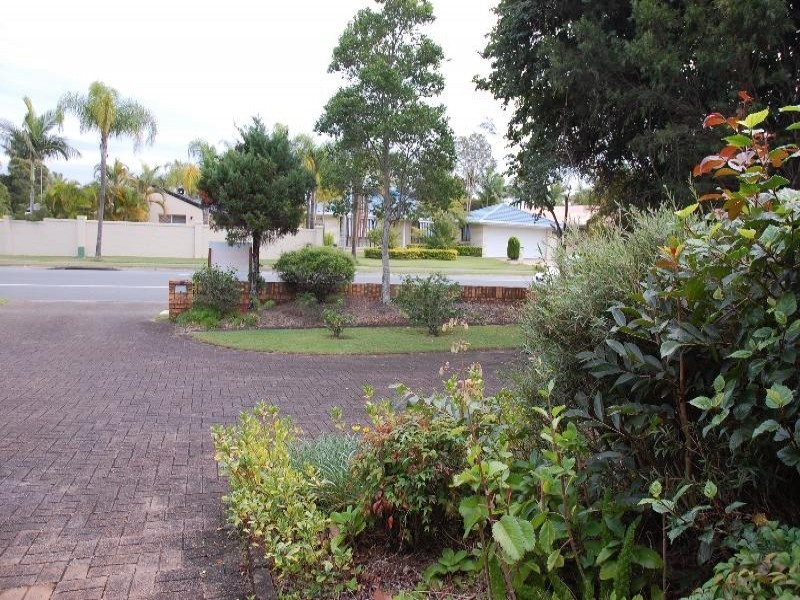 2/79 Mattocks Road, Burleigh Waters QLD 4220