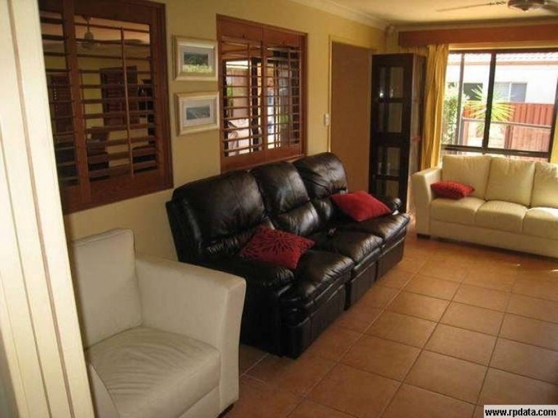 9 Grasstree Way, Molendinar QLD 4214