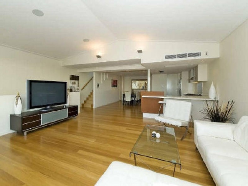 61 George Street, Burleigh Heads QLD 4220