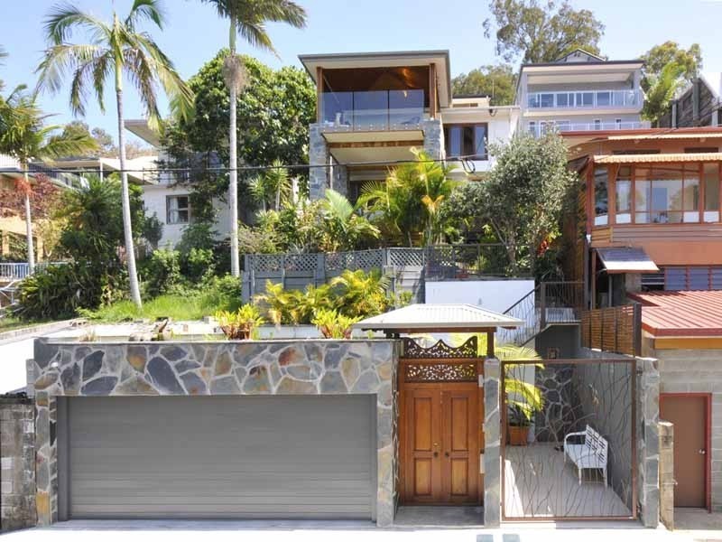 1/8 East Street, Burleigh Heads QLD 4220