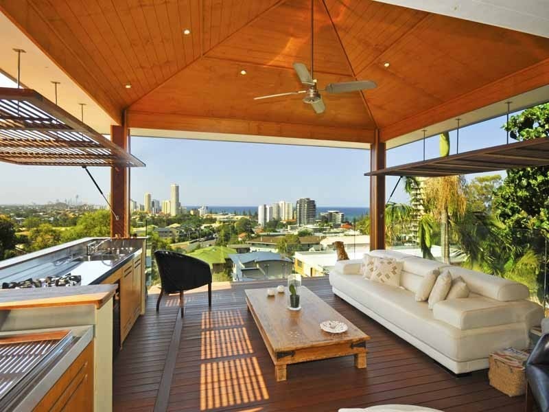 1/8 East Street, Burleigh Heads QLD 4220