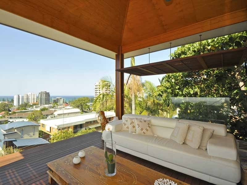 1/8 East Street, Burleigh Heads QLD 4220