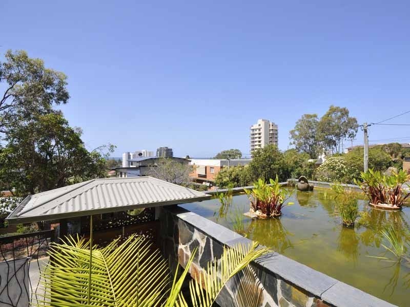 1/8 East Street, Burleigh Heads QLD 4220