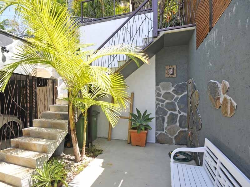 1/8 East Street, Burleigh Heads QLD 4220