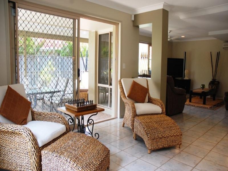 16 Northwestern Ct, Varsity Lakes QLD 4227