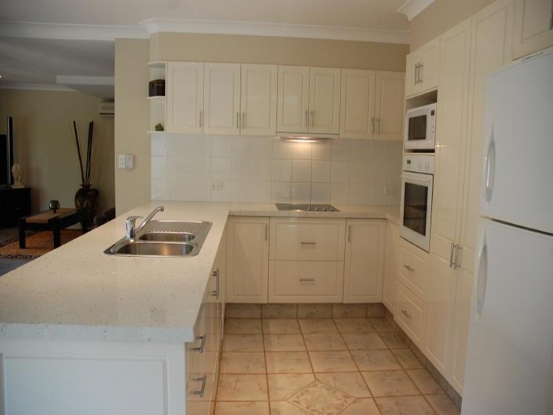 16 Northwestern Ct, Varsity Lakes QLD 4227