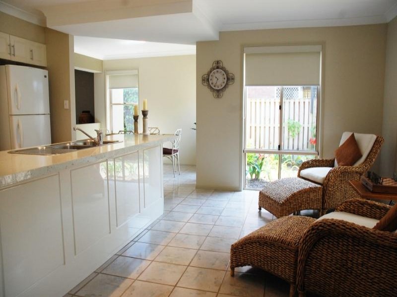 16 Northwestern Ct, Varsity Lakes QLD 4227