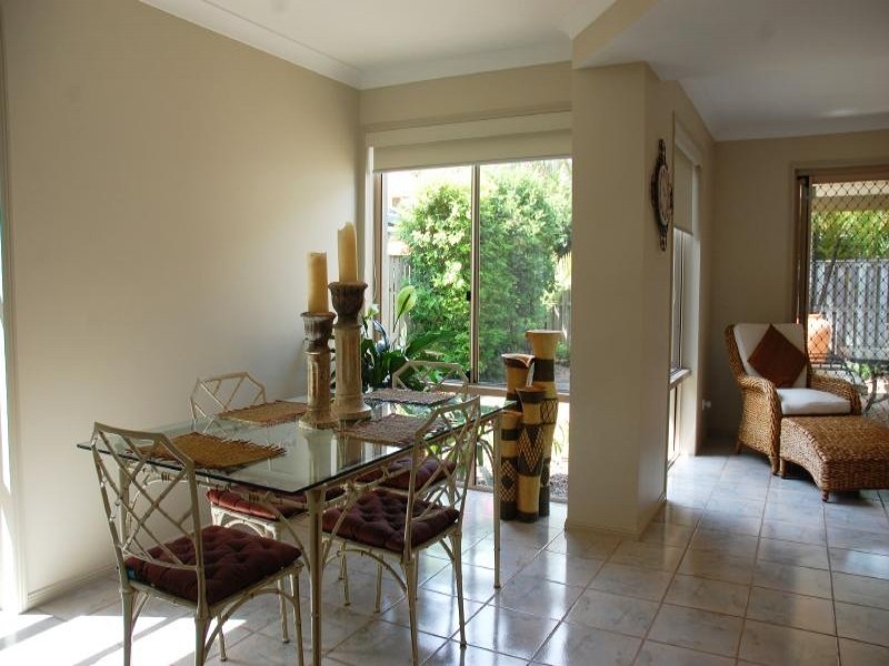 16 Northwestern Ct, Varsity Lakes QLD 4227