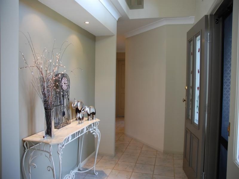 16 Northwestern Ct, Varsity Lakes QLD 4227