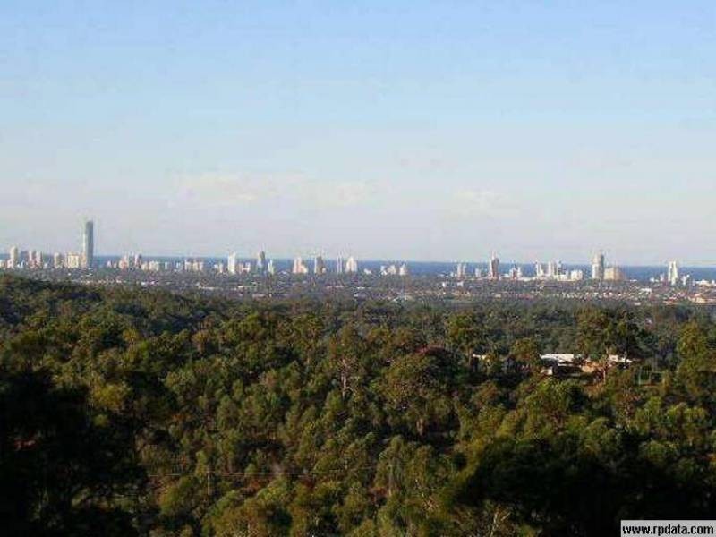 13 Seascape Ct, Tallai QLD 4213