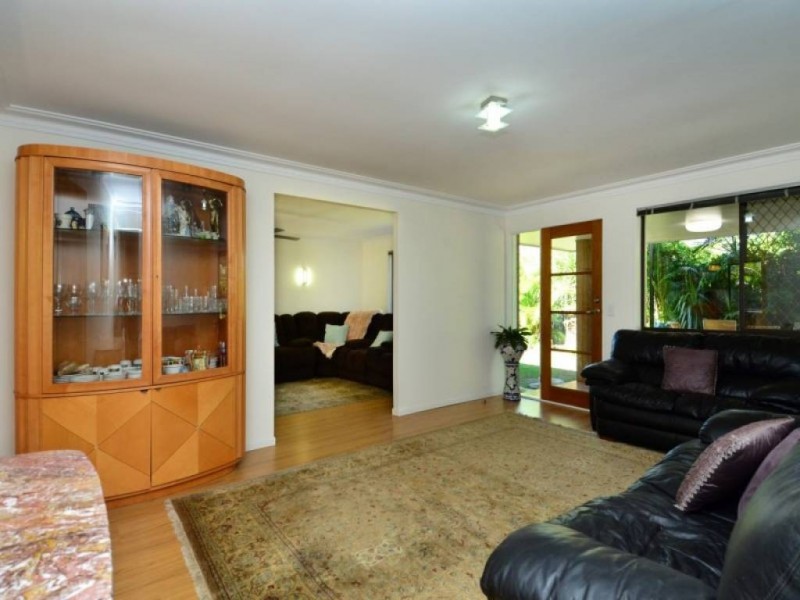 7 Joan Street, Burleigh Waters QLD 4220