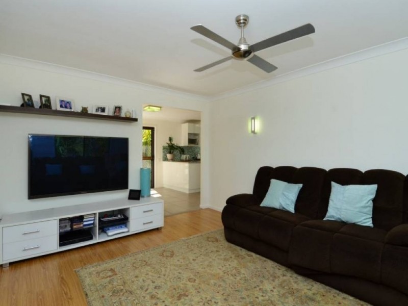 7 Joan Street, Burleigh Waters QLD 4220