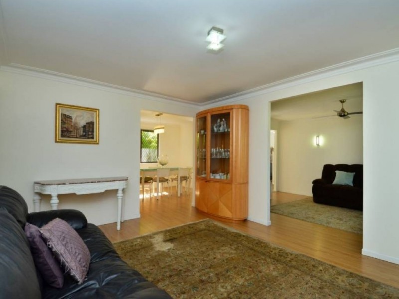 7 Joan Street, Burleigh Waters QLD 4220