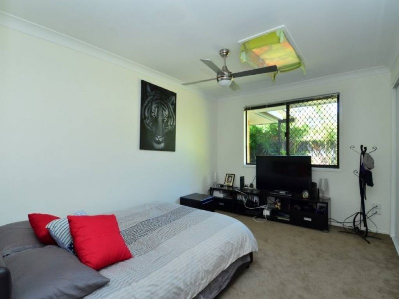 7 Joan Street, Burleigh Waters QLD 4220