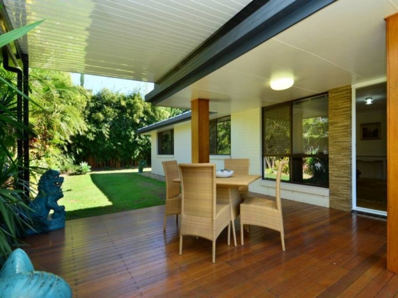 7 Joan Street, Burleigh Waters QLD 4220