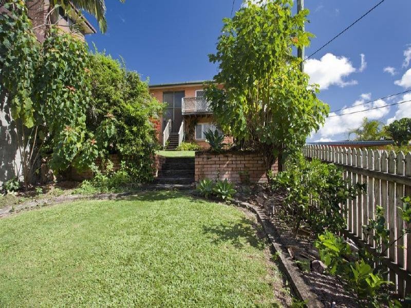 26 Brakes Cresent, Miami QLD 4220