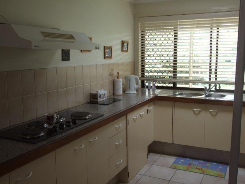 1/1 Greenleaf Close, Burleigh Waters QLD 4220
