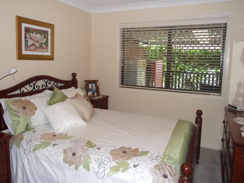 1/1 Greenleaf Close, Burleigh Waters QLD 4220