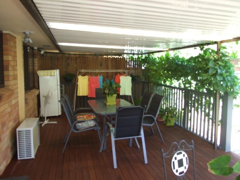 1/1 Greenleaf Close, Burleigh Waters QLD 4220