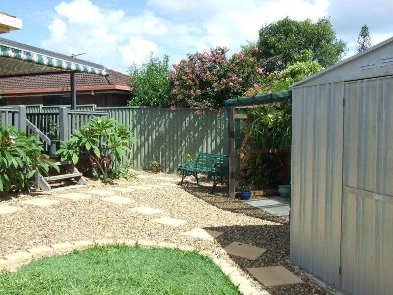 1/1 Greenleaf Close, Burleigh Waters QLD 4220