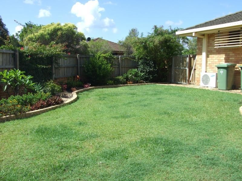 1/1 Greenleaf Close, Burleigh Waters QLD 4220