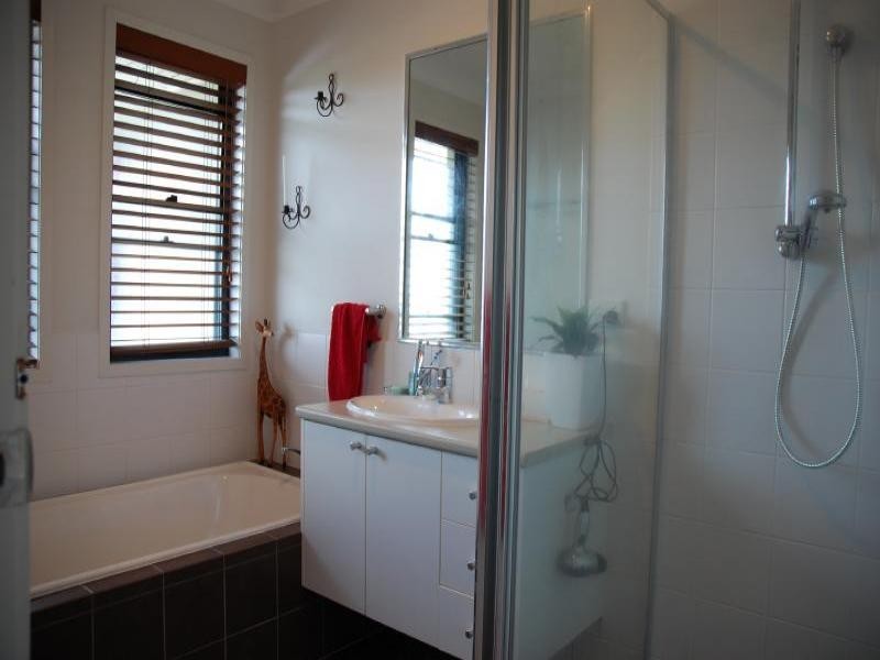 36 Majorca Cres, Varsity Lakes QLD 4227