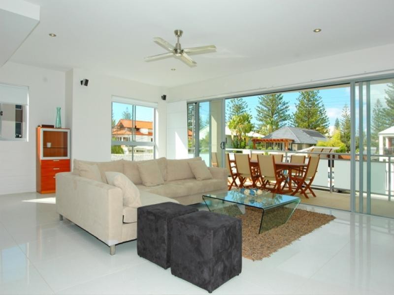 1/21 Ventura Road, Mermaid Beach QLD 4218