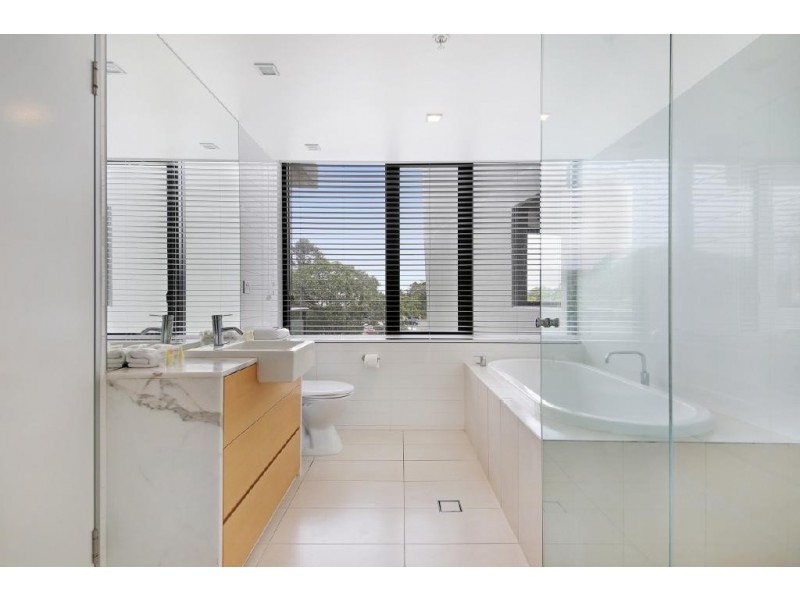 2031/2-14 The Esplanade, Burleigh Heads QLD 4220