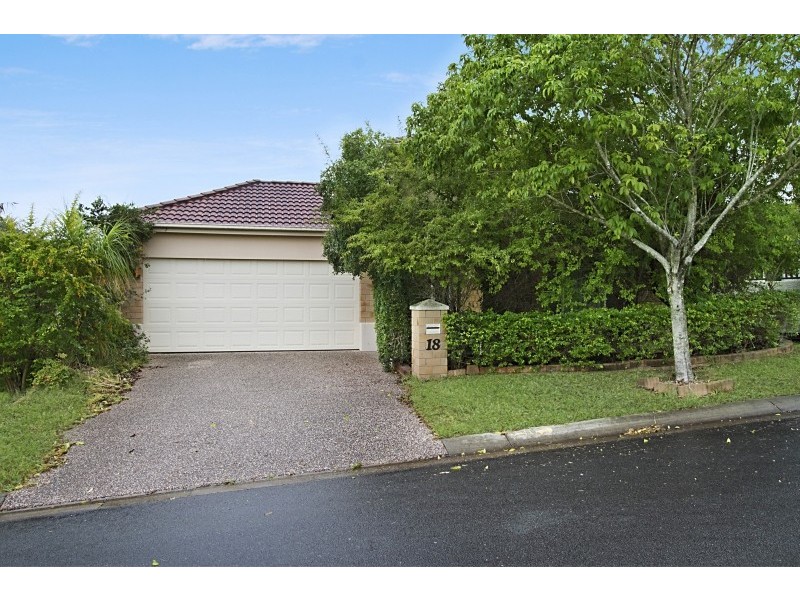 18 Lantau Crescent, Varsity Lakes QLD 4227