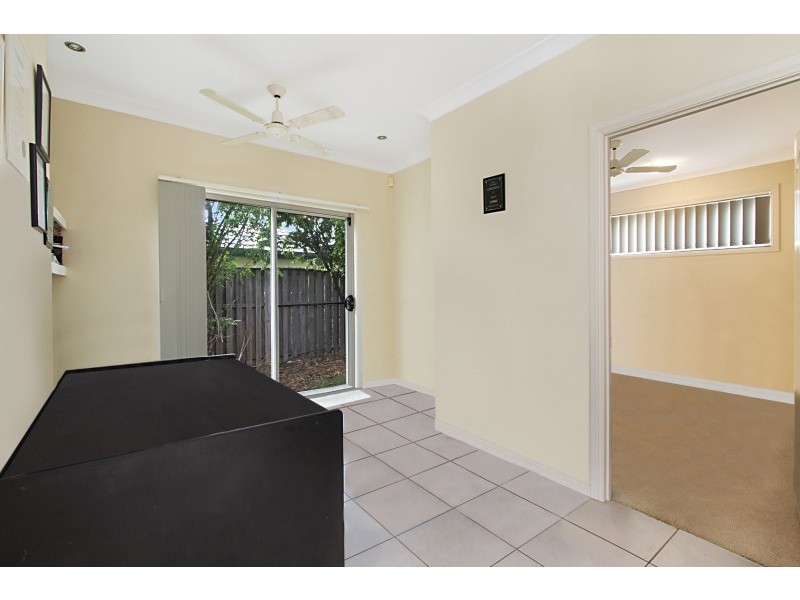 18 Lantau Crescent, Varsity Lakes QLD 4227