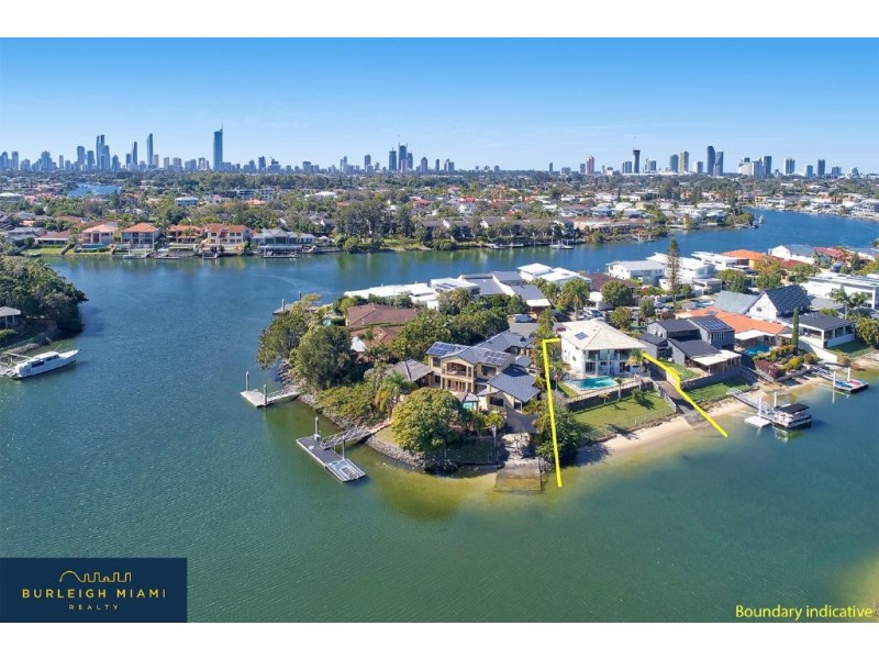 36 Conifer Crescent, Broadbeach Waters QLD 4218