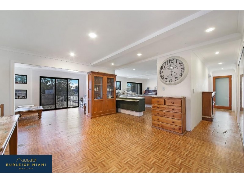 36 Conifer Crescent, Broadbeach Waters QLD 4218
