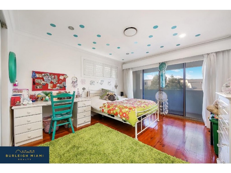 36 Conifer Crescent, Broadbeach Waters QLD 4218