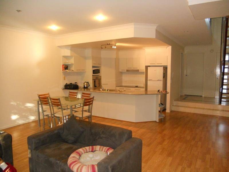 3/13 Ranier Cr, Varsity Lakes QLD 4227