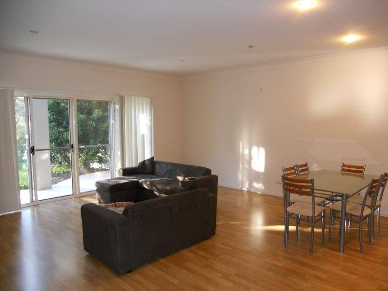 3/13 Ranier Cr, Varsity Lakes QLD 4227