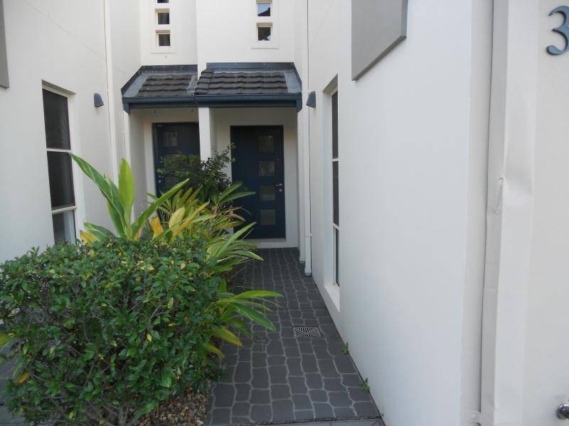 3/13 Ranier Cr, Varsity Lakes QLD 4227