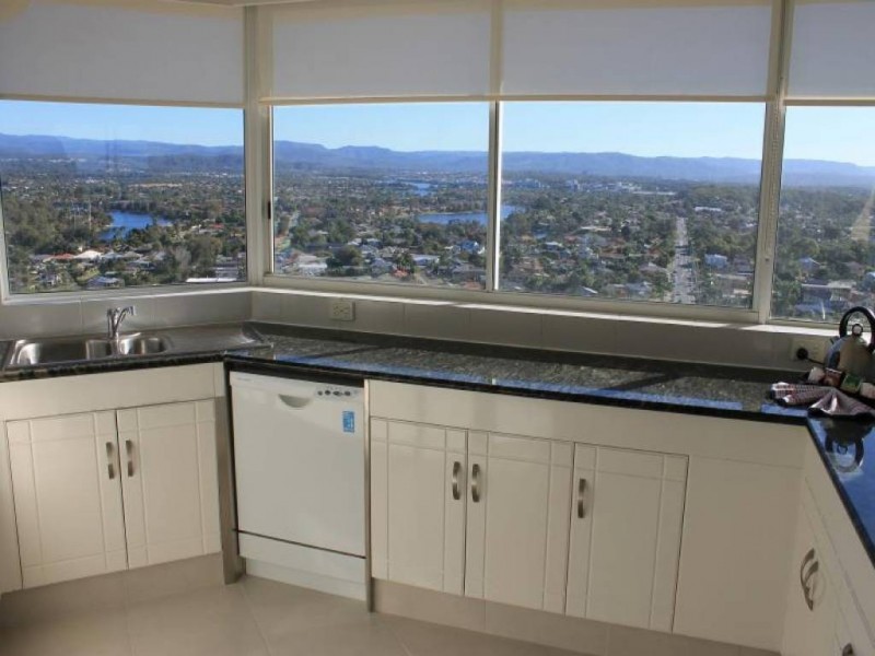 19E/238 The Esplanade, Miami QLD 4220