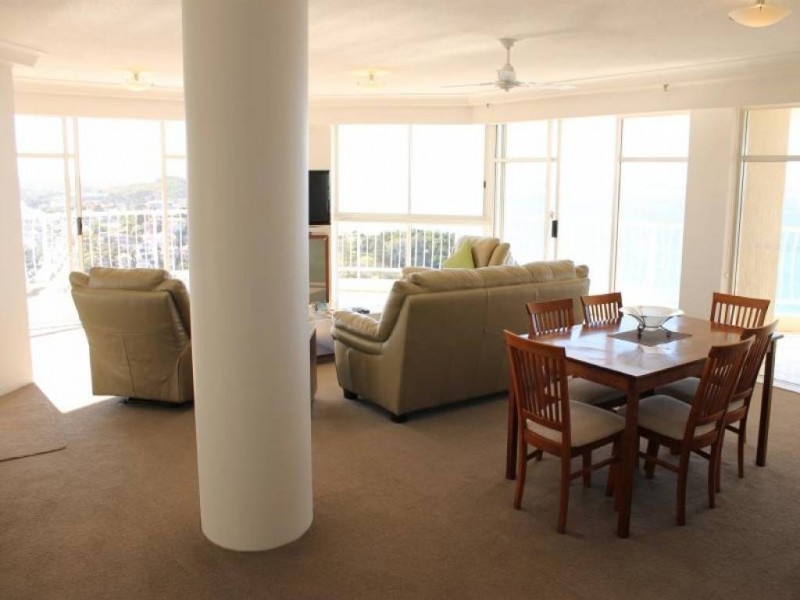 19E/238 The Esplanade, Miami QLD 4220