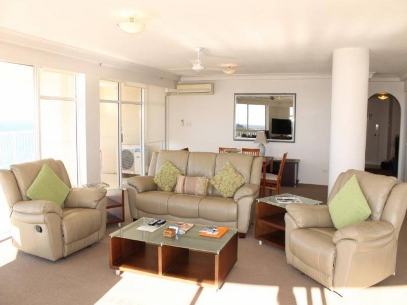 19E/238 The Esplanade, Miami QLD 4220