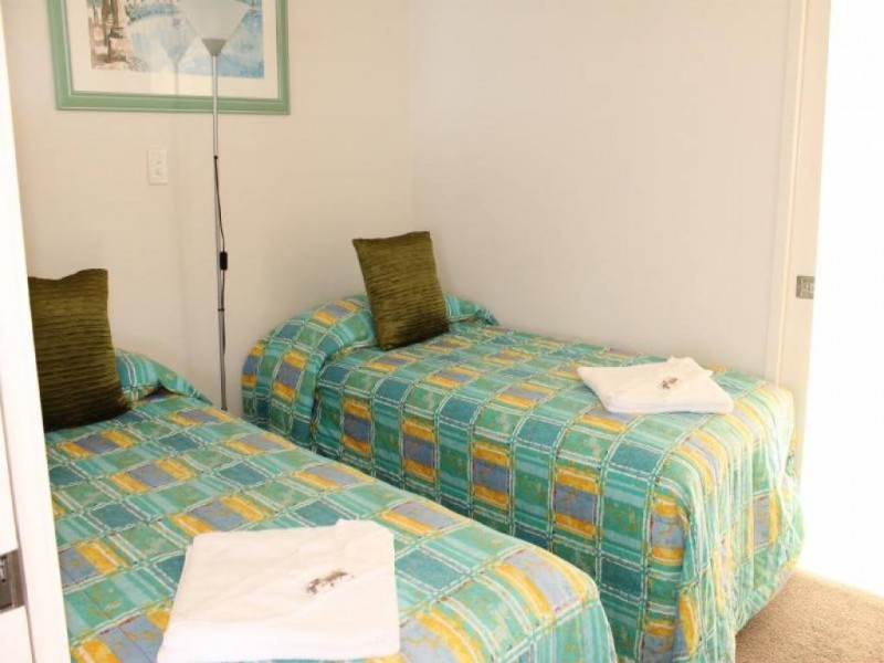 19E/238 The Esplanade, Miami QLD 4220