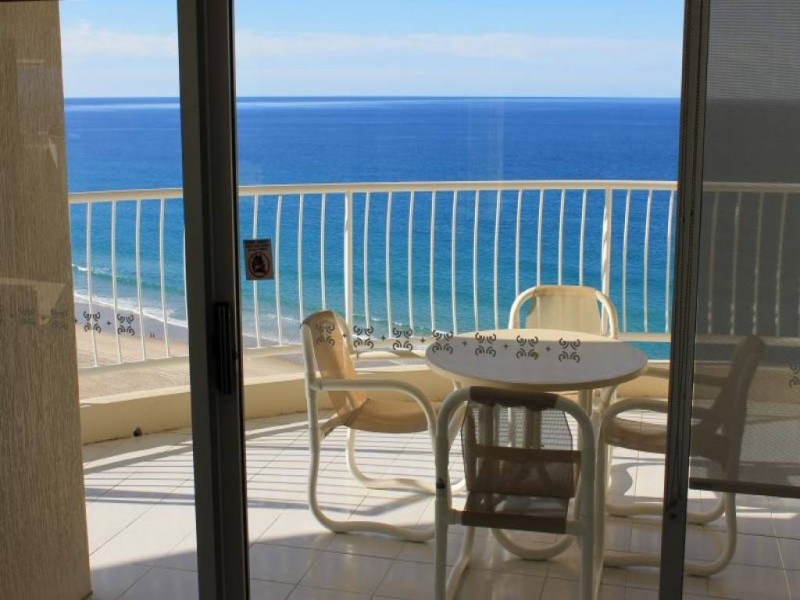 19E/238 The Esplanade, Miami QLD 4220