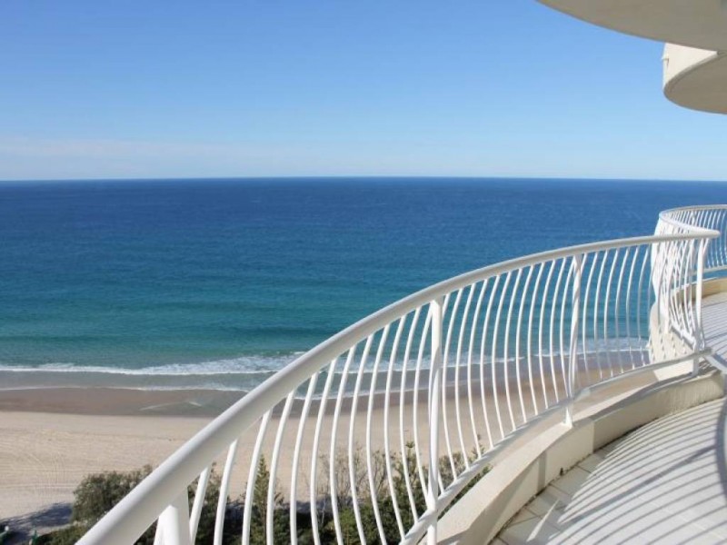 19E/238 The Esplanade, Miami QLD 4220